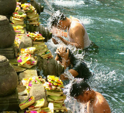Bali Sacré : Traverser l’Île entre Rizières, Rituels & Océan