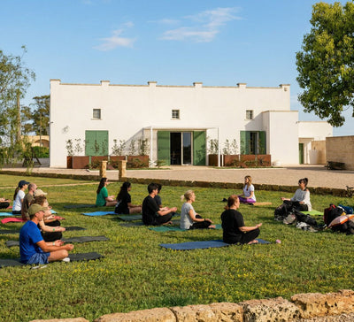 Écouter l'essentiel : Yoga & Sonothérapie dans les Pouilles