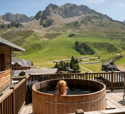 Grand Air : Yoga et Randonnée face au Pic du Midi