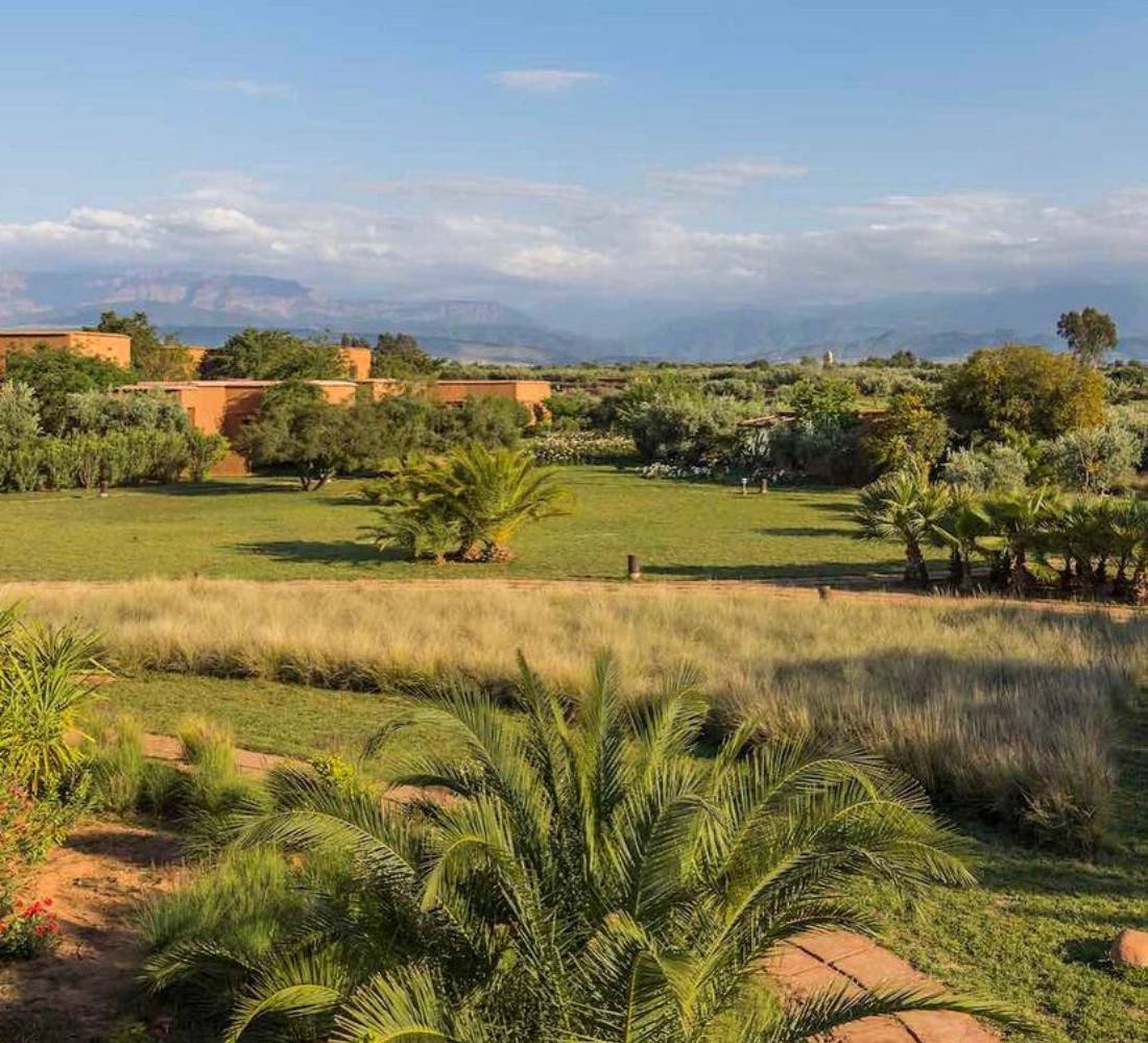 Jardin verdoyant et cadre naturel dans les environs de Marrakech, côté vallée de l'Ourika