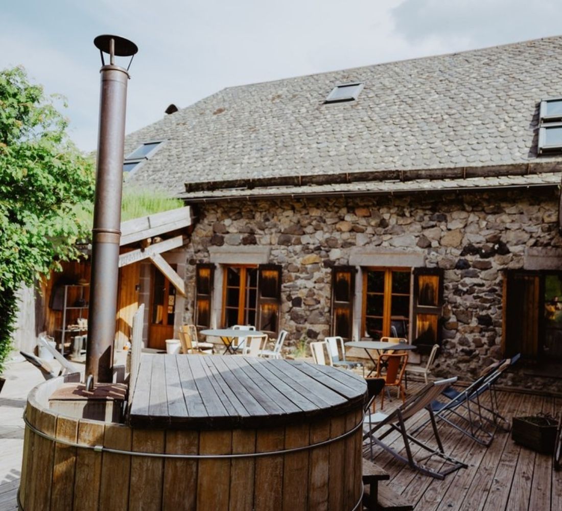 Au bout du monde, dans le Cantal : Yoga, Randonnée & Bain nordique