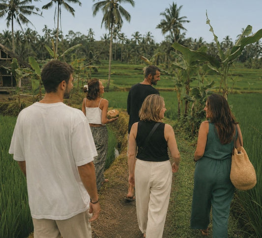Bali Sacré : Traverser l’Île entre Rizières, Rituels & Océan
