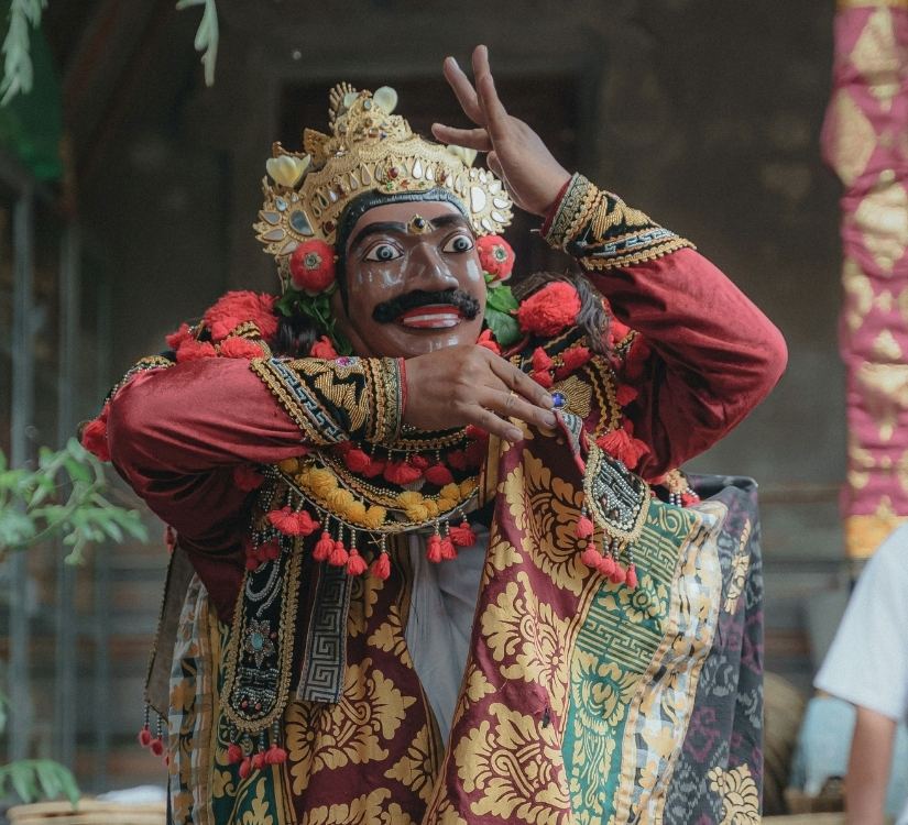 Bali Sacré : Traverser l’Île entre Rizières, Rituels & Océan
