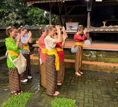 Bali Sacré : Traverser l’Île entre Rizières, Rituels & Océan