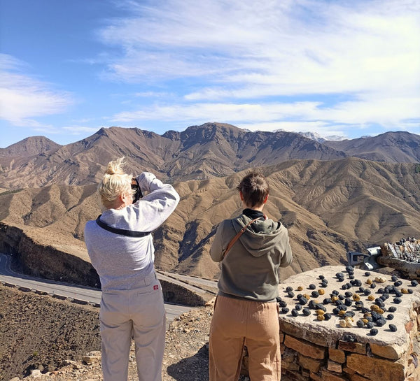 Le Souffle du Désert : Yoga et Trek dans le Sahara Marocain