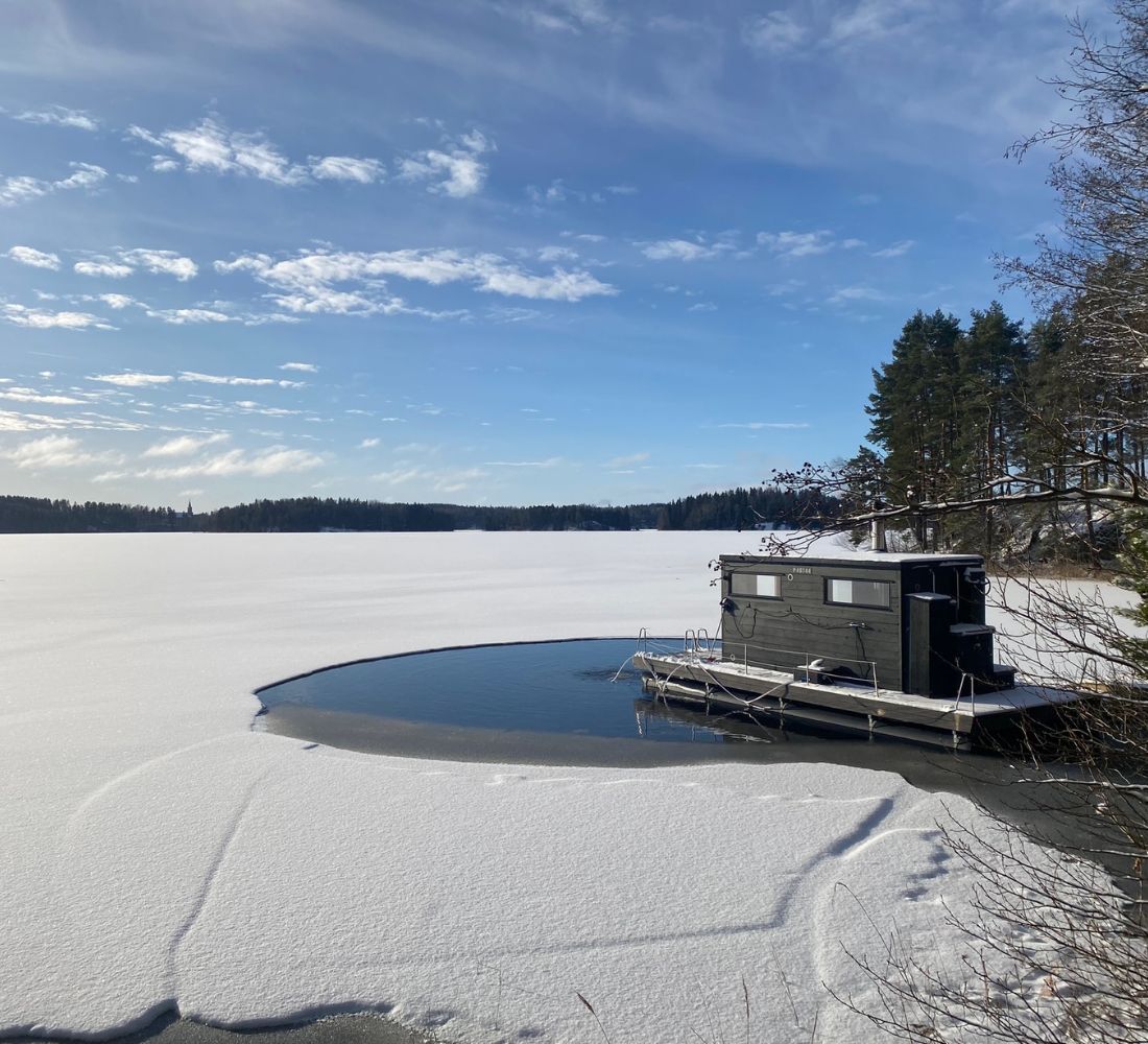 Retraite Nordique : Yoga, Sauna & Nature en Finlande