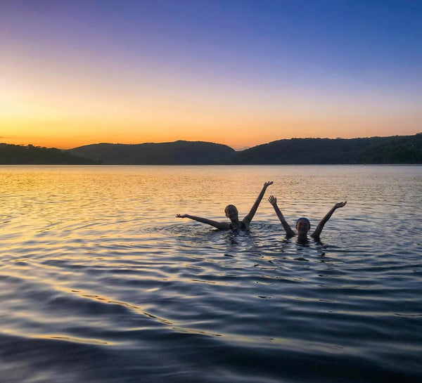 L’Été Heureux : Retraite nordique au bord d’un lac finlandais