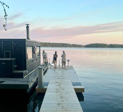 L’Été Heureux : Retraite nordique au bord d’un lac finlandais
