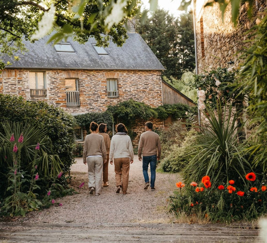 Terre Mythique : Yoga, Équilibre & Énergie en Bretagne