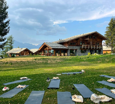 Le Spa des Sommets : Yoga & Régénération dans les Alpes Suisses