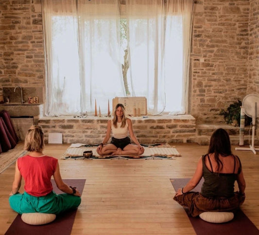 Impulsion : Yoga & Voyages Sonores dans les Cévennes
