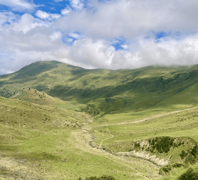 Retraite Yoga et Mountain Therapy dans les Pyrénées - été