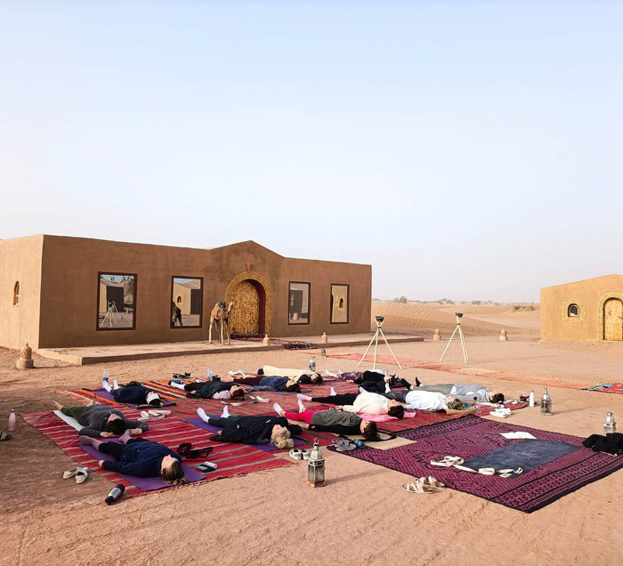 Trek et yoga dans les dunes du Sahara marocain