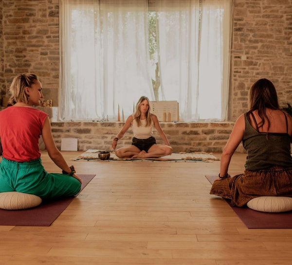 Impulsion : Yoga & Voyages Sonores dans les Cévennes