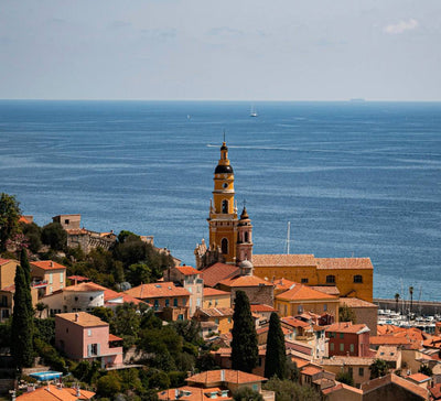 Écrin Méditerranéen : Yoga, Slow Life & Sonothérapie sur la Côte d’Azur